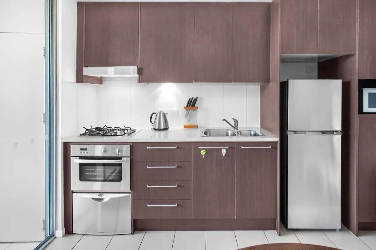 2-Bed Near Brisbane Cbd With Pool Sauna & Bbq Apartment