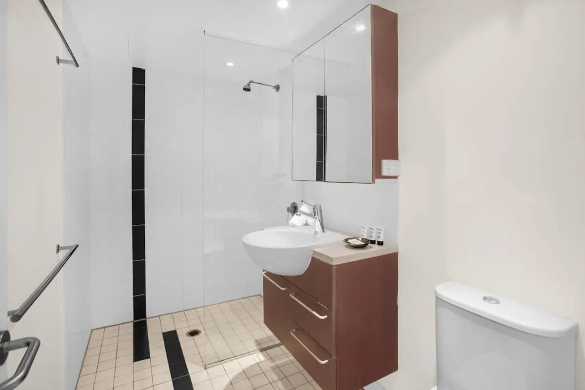 2-Bed Near Brisbane Cbd With Pool Sauna & Bbq