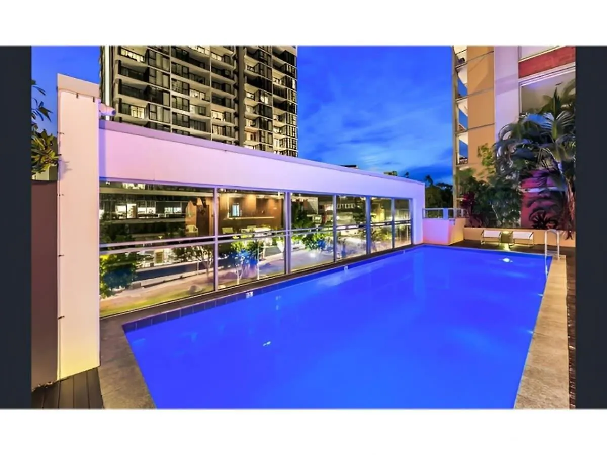 Apartment 2-Bed Near Brisbane Cbd With Pool Sauna & Bbq